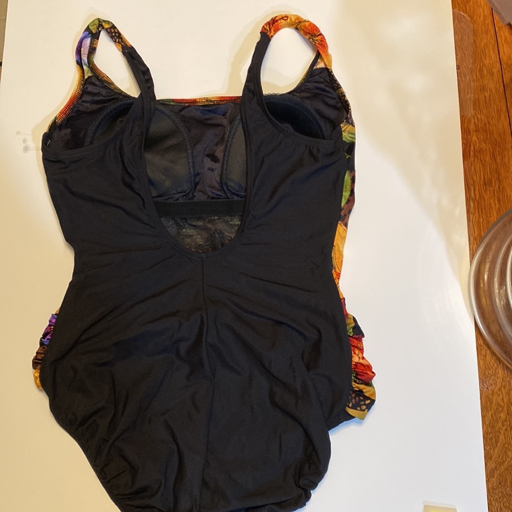 💜VGUC 14 One Piece Croft & Barrow Plus Size Swim Suit black floral gold orange - Picture 7 of 12